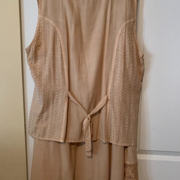 Papillon Skirt & Blouse set - Picture 2 of 5